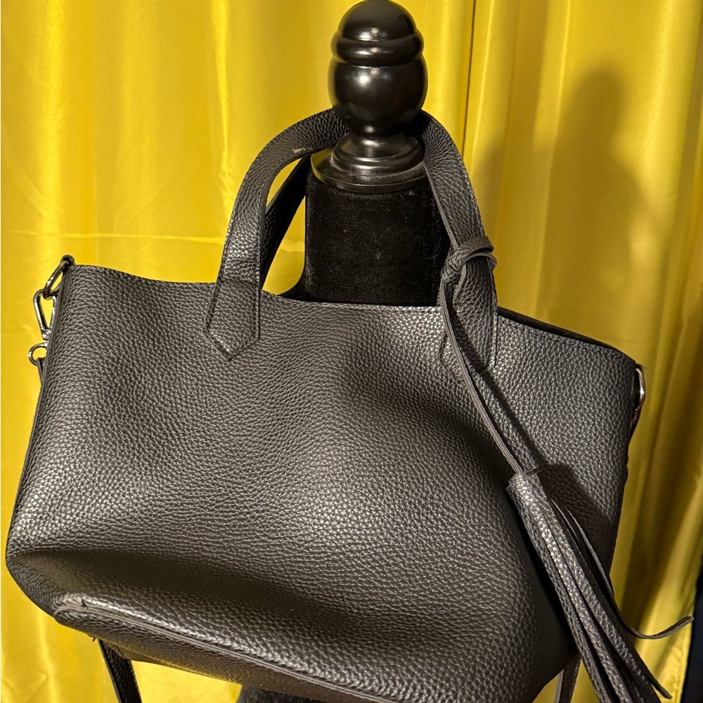 Elegant Black Leather Handbag